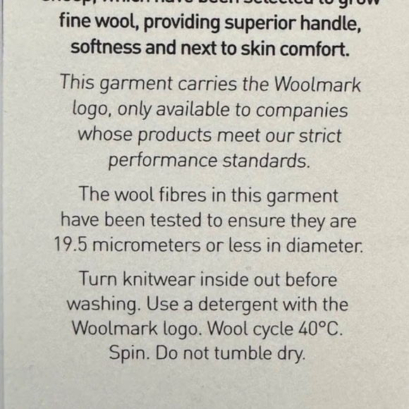 Katherine Barclay 100% Merino Extra Fine Wool Crewneck Sweater Raspberry Brown - Picture 6 of 7